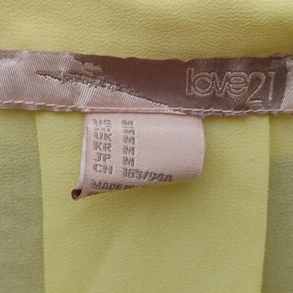 LOVELY Yellow Sleeveless Blouse Women's Size M LOVE 21 Forever 21 - Picture 3 of 7
